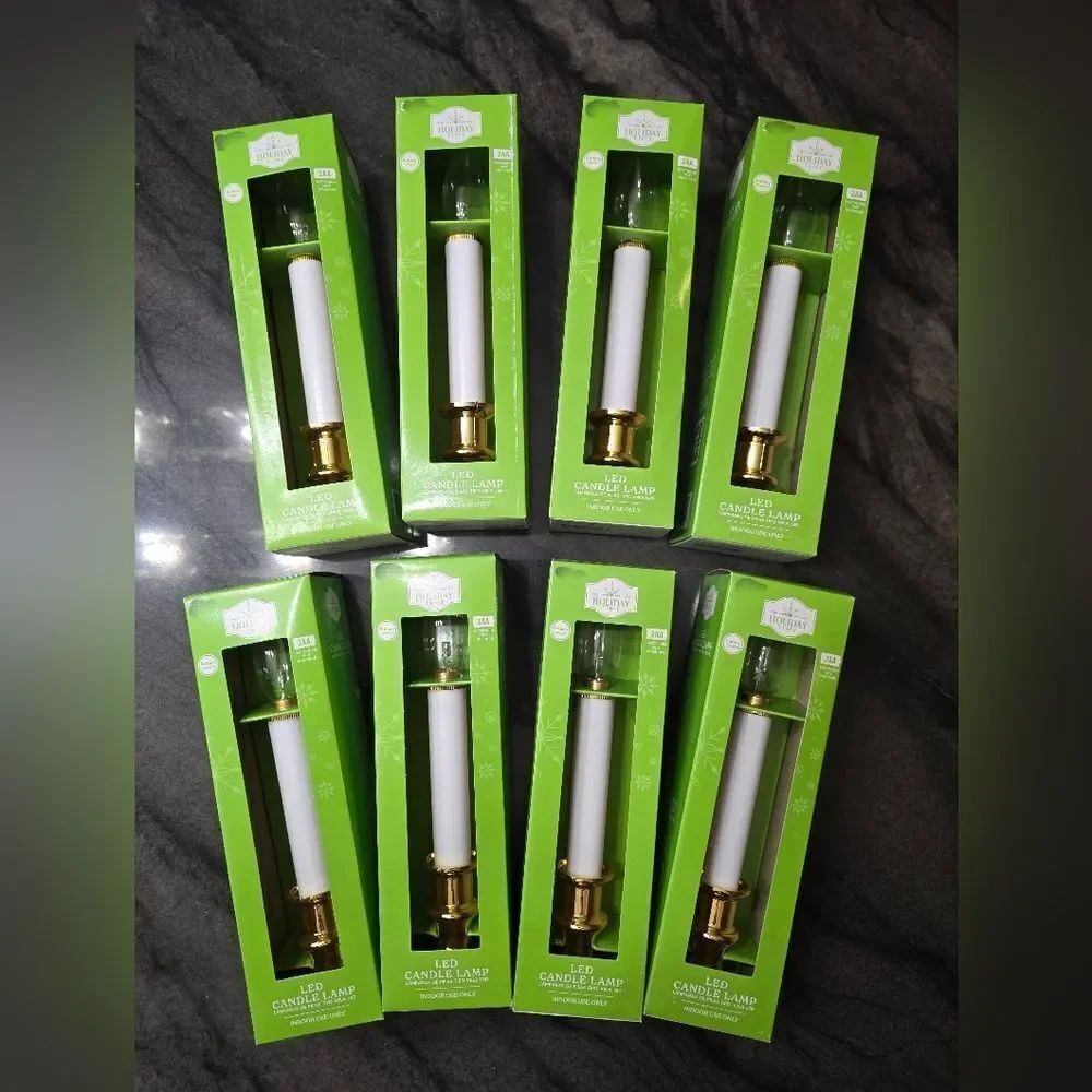 Bundle of 8 Battery-Operated LED Flameless Christmas Candles Gold Base